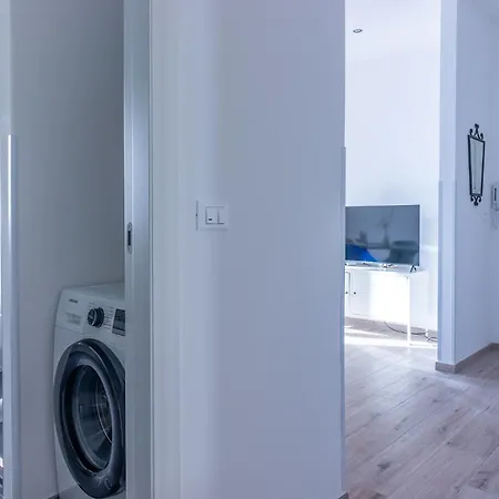 Апартаменты Housmart Donato Creti 75 *