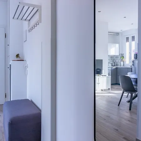Housmart Donato Creti 75 아파트