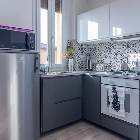 아파트 Housmart Donato Creti 75 *
