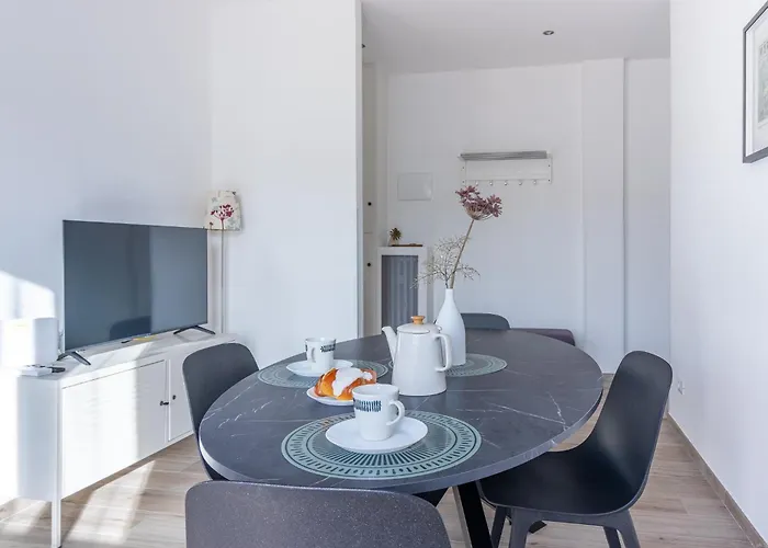 Housmart Donato Creti 75 Bologne