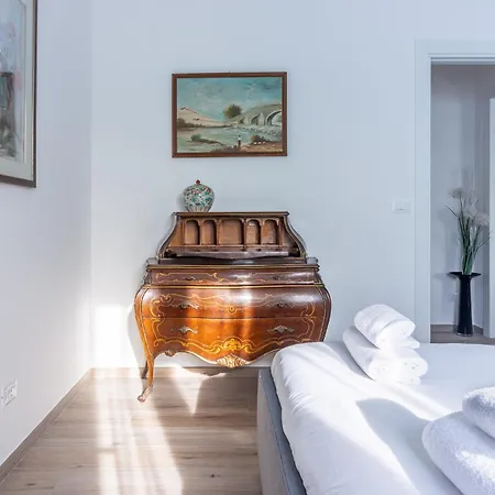 Housmart Donato Creti 75 Bolonya