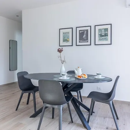 Apartment Housmart Donato Creti 75 *